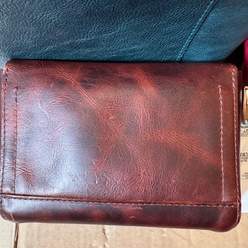 Portland Leather Lava Medium Metro - Picture 2 of 5